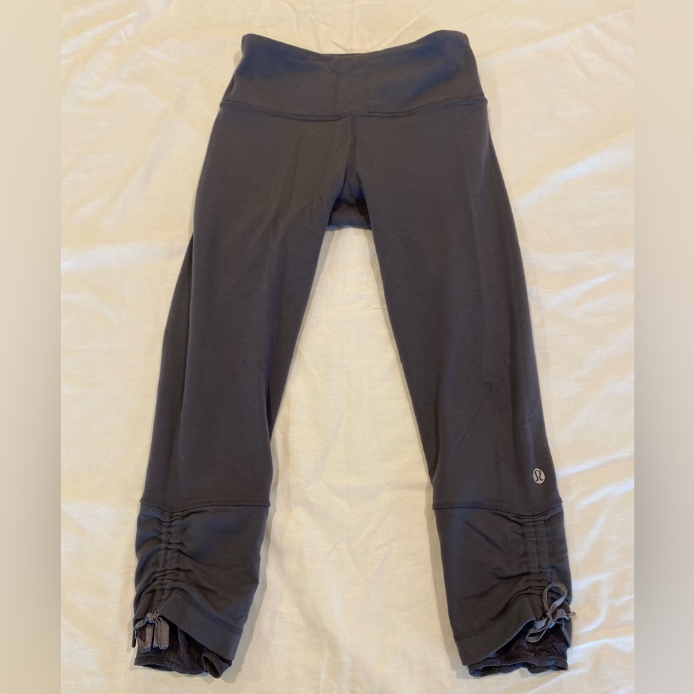 Grey Lululemon Cropped Leggings